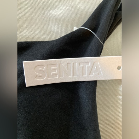 ❗️5X$30❗️ SENITA Vinyasa Crop Top - Black Size Small - Picture 9 of 9